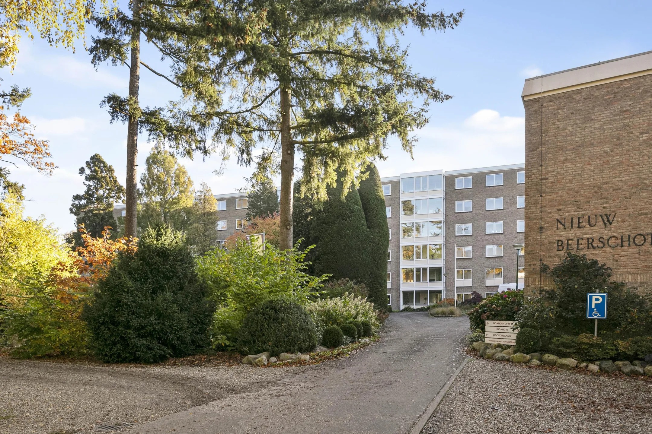 Galerijflat Laan van Rijnwijk 1 D04 in Zeist