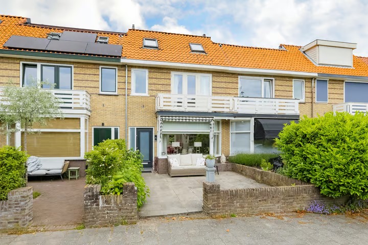 Tussenwoning P.C. Hooftlaan 33 in Driehuis NH