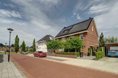 2-onder-1-kapwoning Marten Toonderlaan 27 in Kloetinge