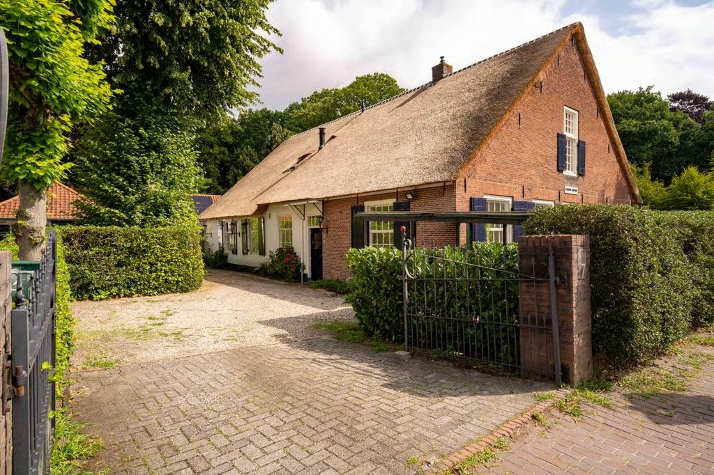 Halfvrijstaande woning Eemnesserweg 7 in Laren