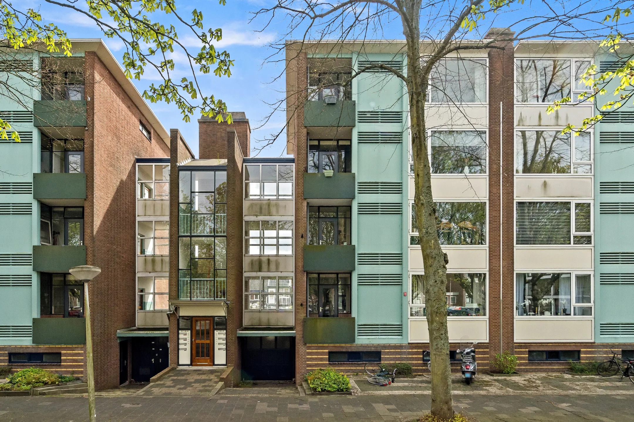 Portiekflat Paulus Buijsstraat 49 in Delft