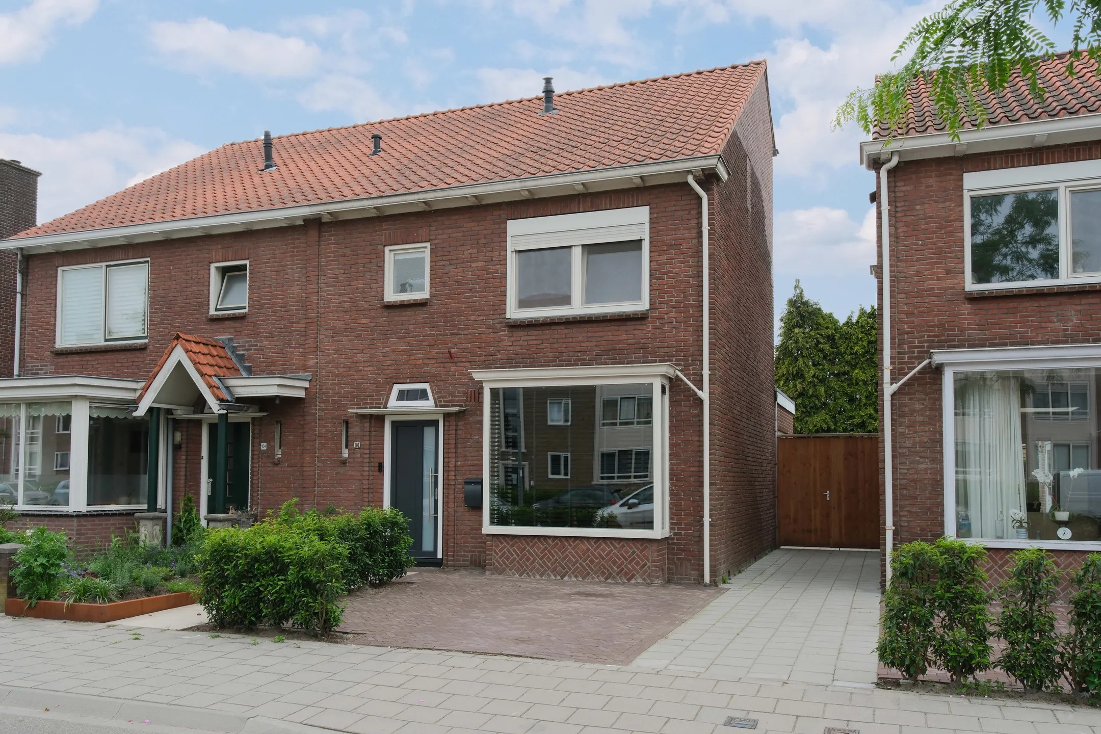 2-onder-1-kapwoning Schoolstraat 106 in Almelo