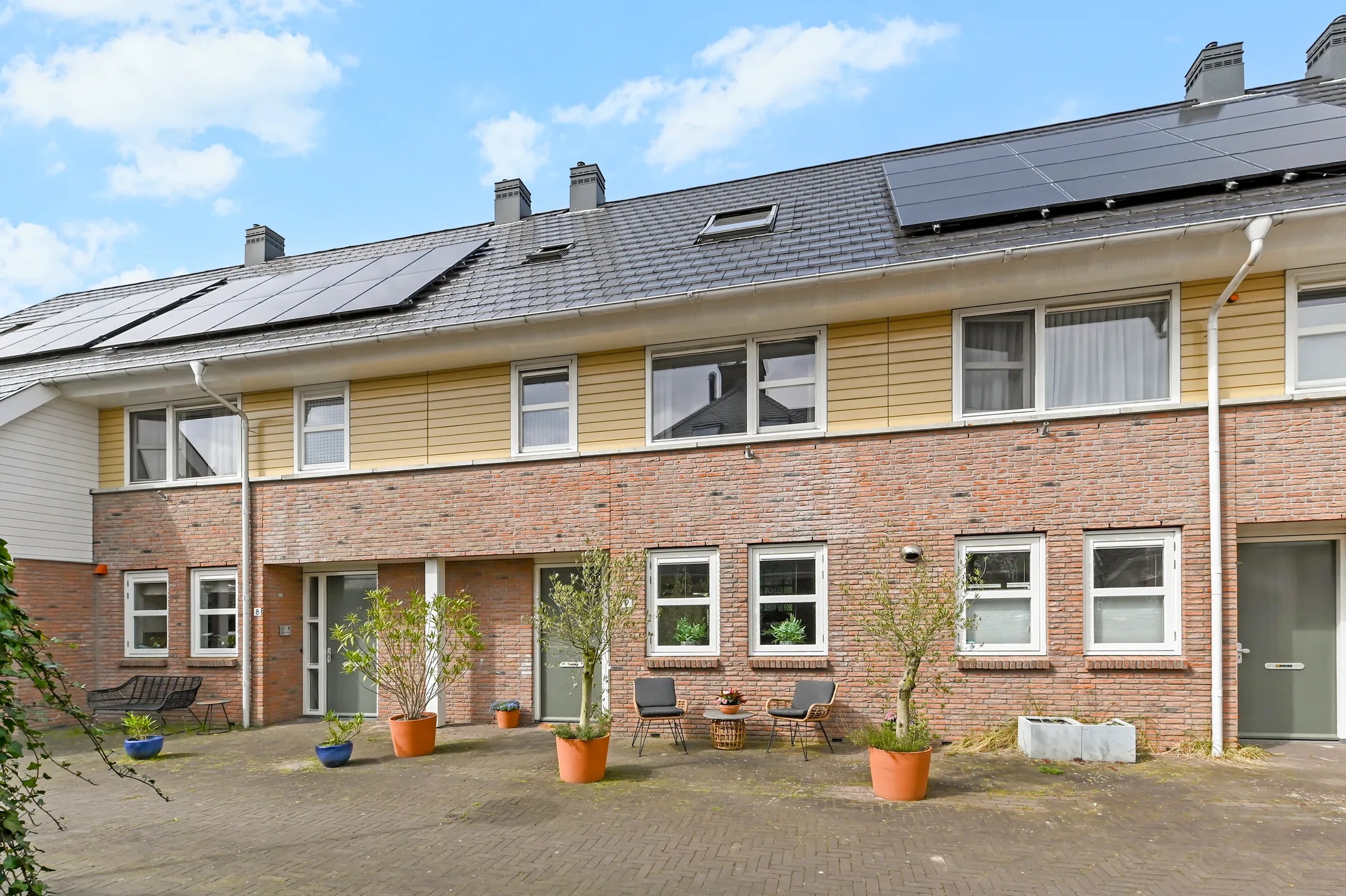 Tussenwoning (hofjeswoning) Hof van Duivenvoorde 9 in Nootdorp