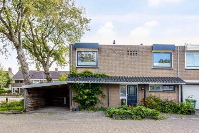 Eengezinswoning, hoekwoning Esdoornstraat 15 in Schagen