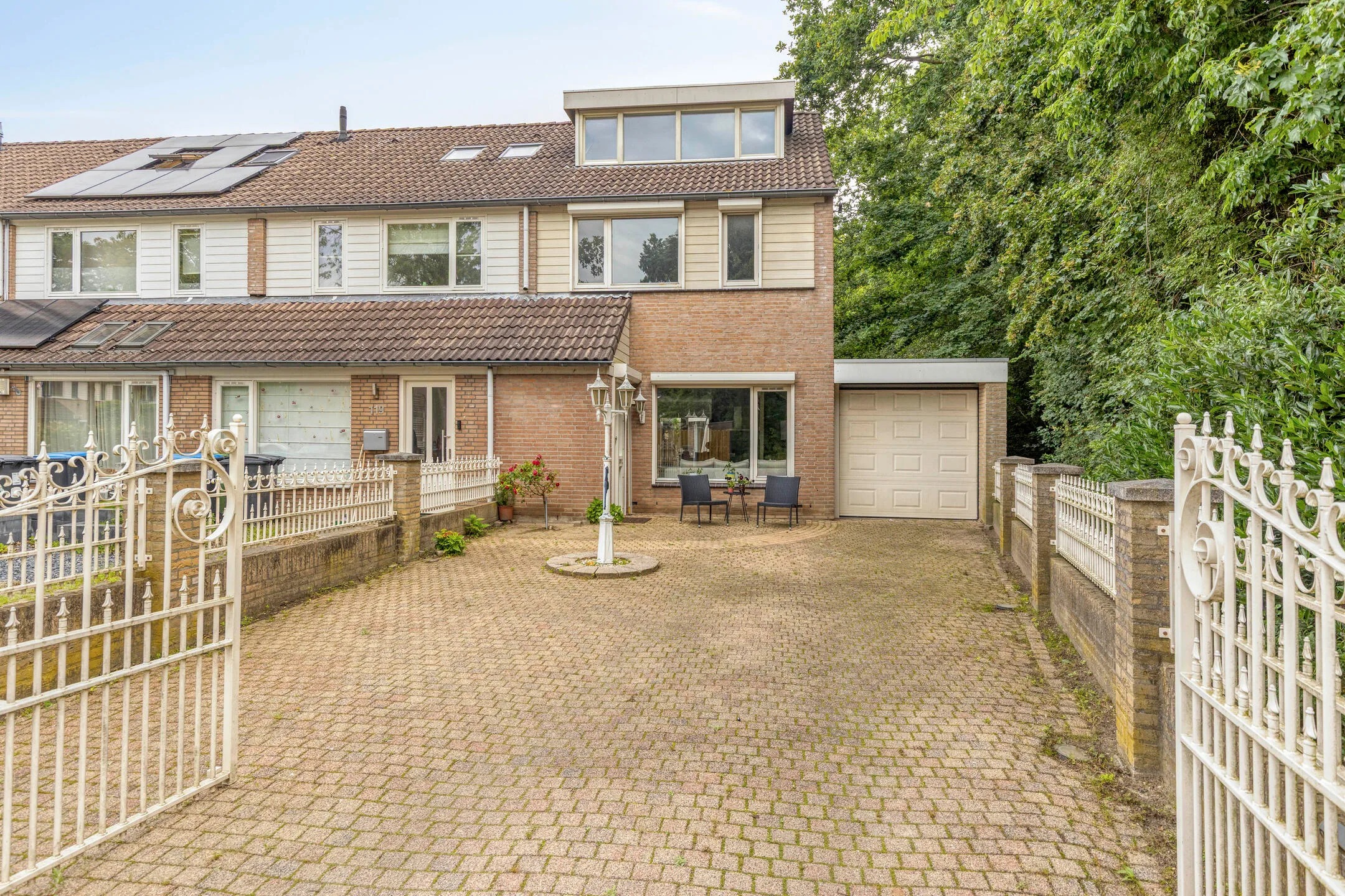 Hoekwoning Rouenlaan 121 in Eindhoven