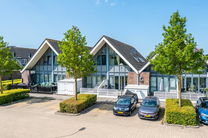 Tussenwoning Vuurdoornstraat 24 in Lisserbroek