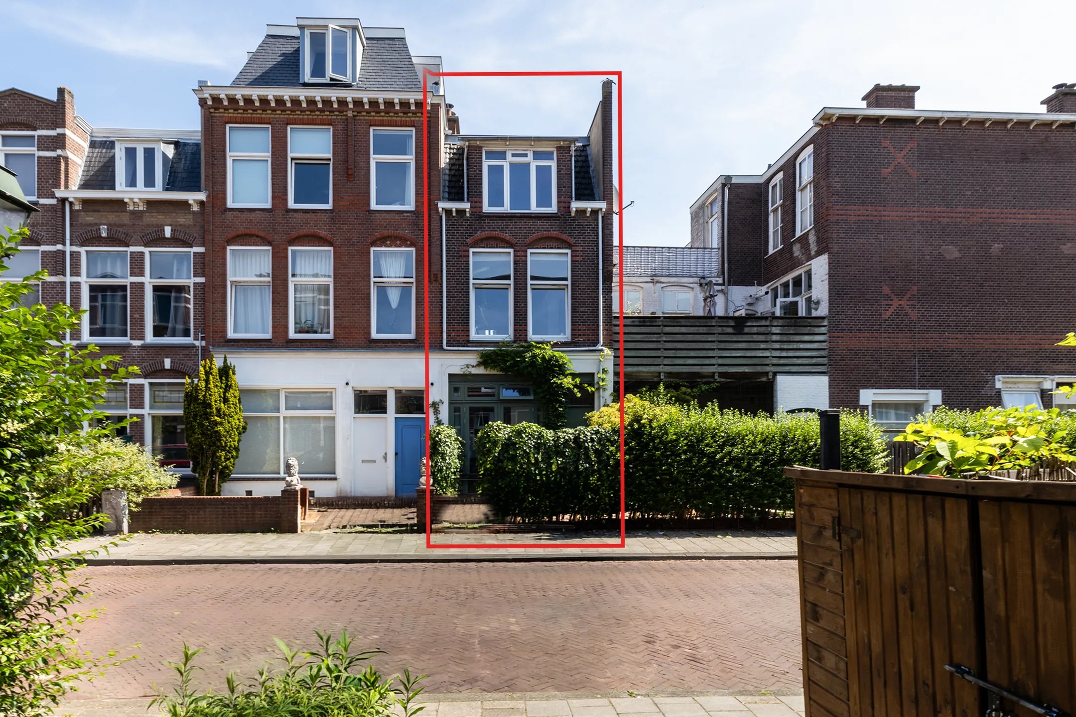 Tussenwoning Celsiusstraat 135 in Den Haag
