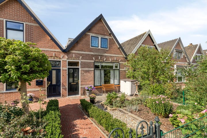 Eengezinswoning, geschakelde woning Stationsweg 22 Schagen