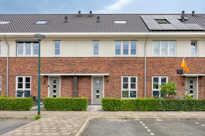 Tussenwoning Ploegmakers-erf 19 in Heesch