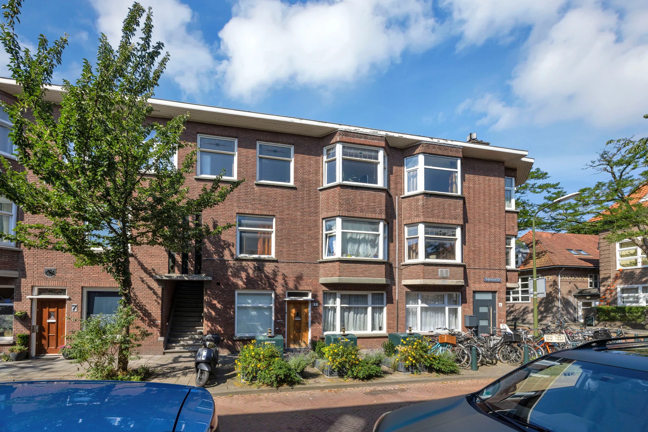 Portiekflat Drijfriemstraat 3 B in Den Haag
