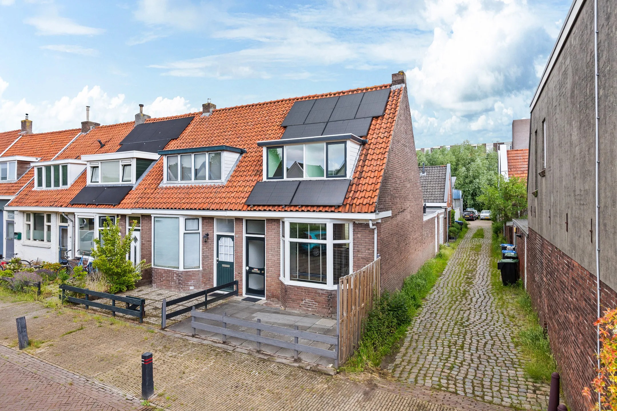 Hoekwoning Willem Loréstraat 67 in Leeuwarden