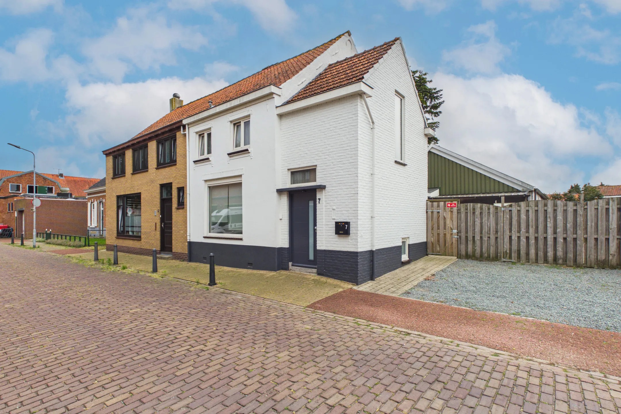 2-onder-1-kapwoning Kerkstraat 7 in Clinge