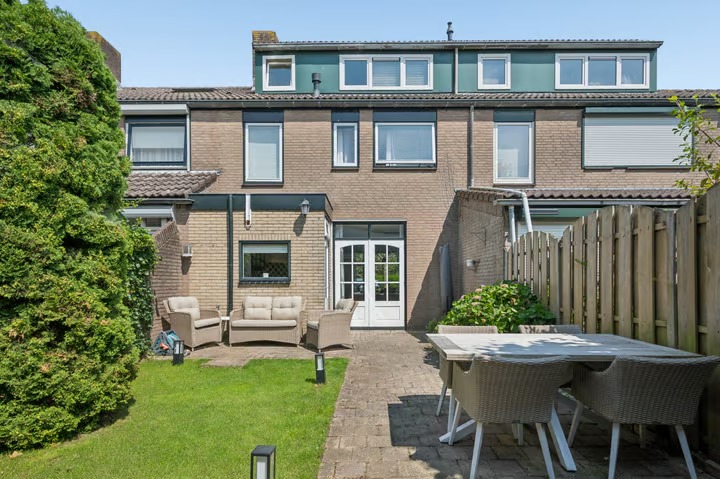 Tussenwoning Valkenhof 64 in Nijkerk