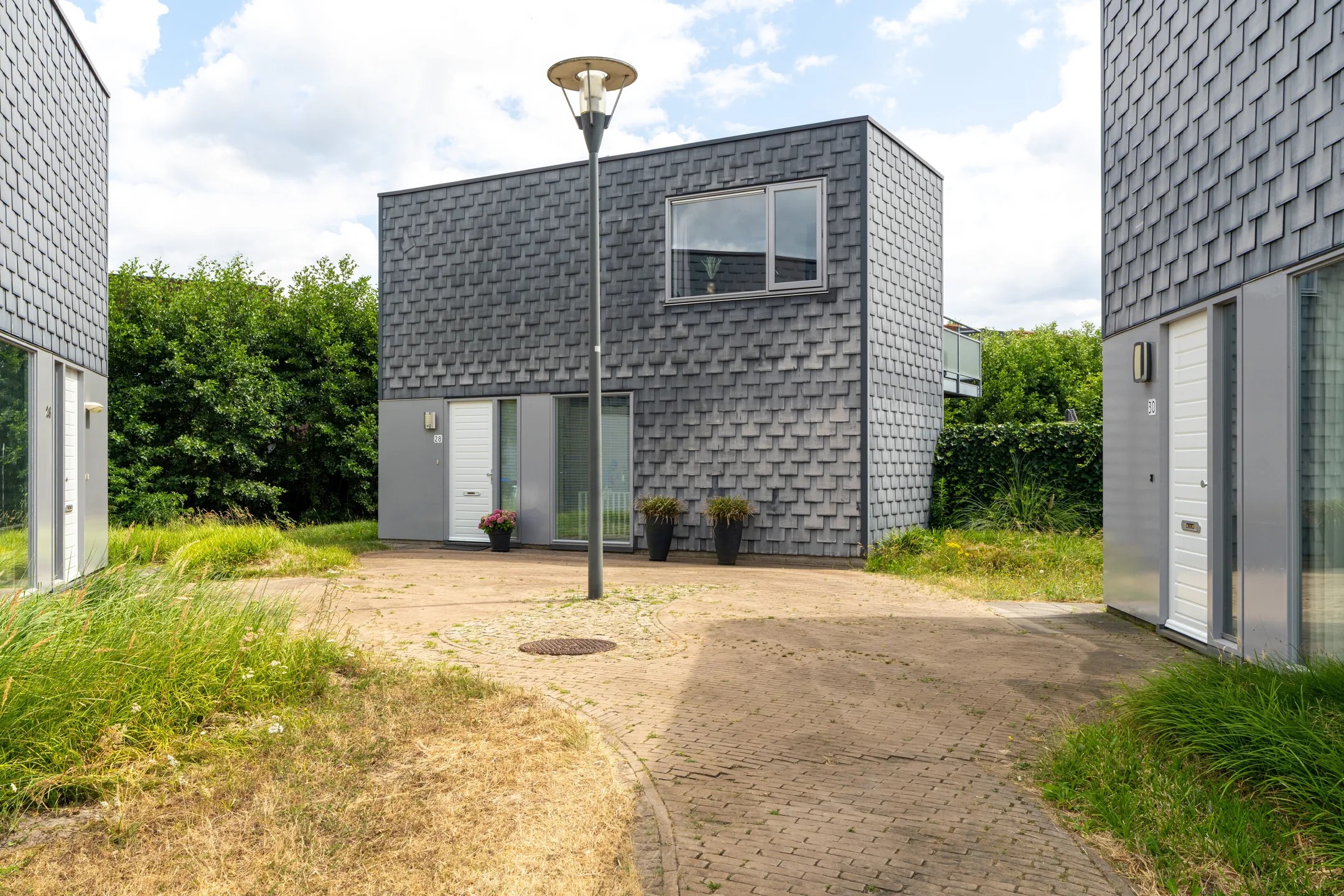 Beneden + bovenwoning Villa Waterviolier 28 in Waalwijk