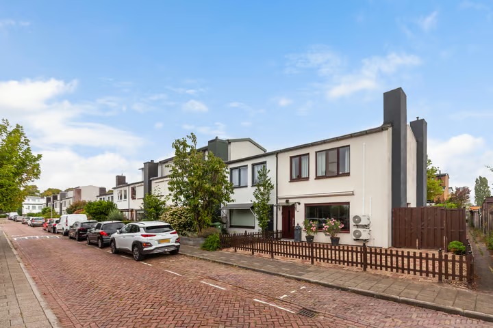 Hoekwoning Madoerastraat 106 in Vlaardingen