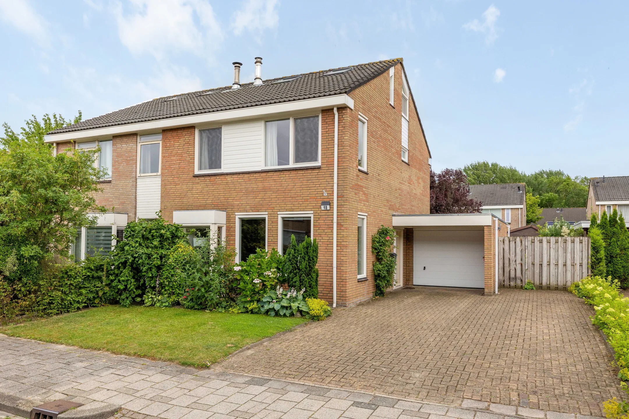2-onder-1-kapwoning Hellasstrjitte 48 in Stiens