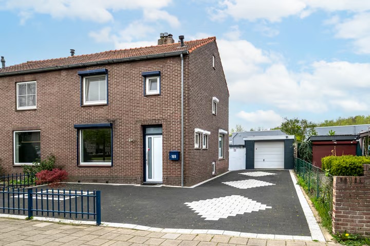 2-onder-1-kapwoning Ganzeweide 169 in Heerlen