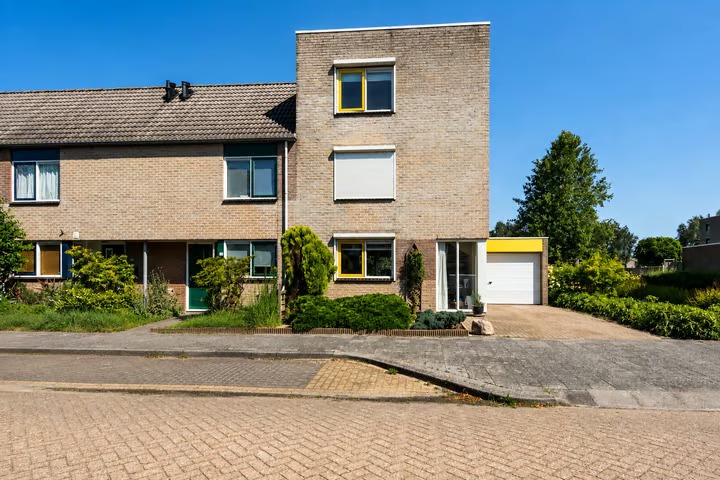 Hoekwoning Tarwehullen 25 in Assen