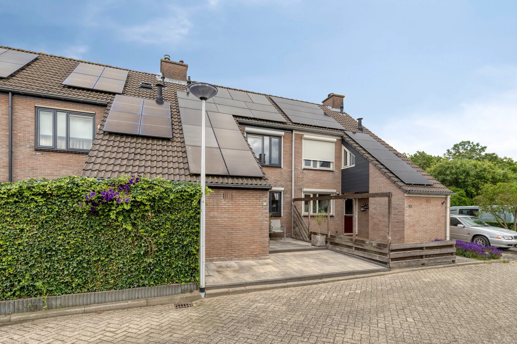 Tussenwoning Aan de IJsbaan 14 in Zuidland