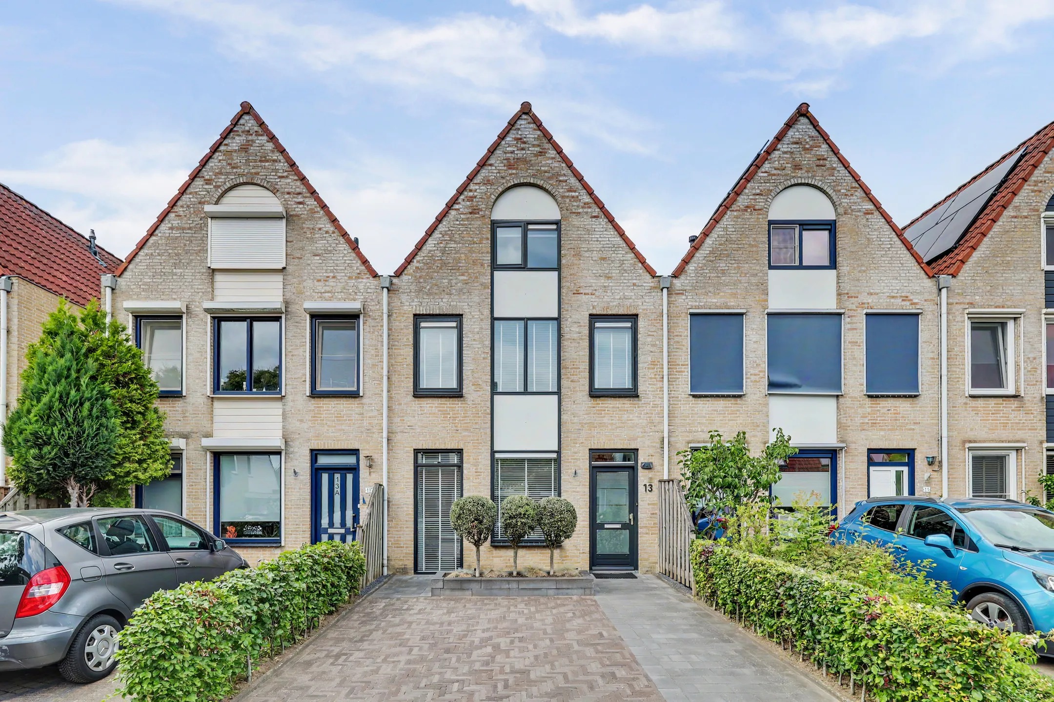 Tussenwoning H Roland Holstlaan 13 in Kloetinge