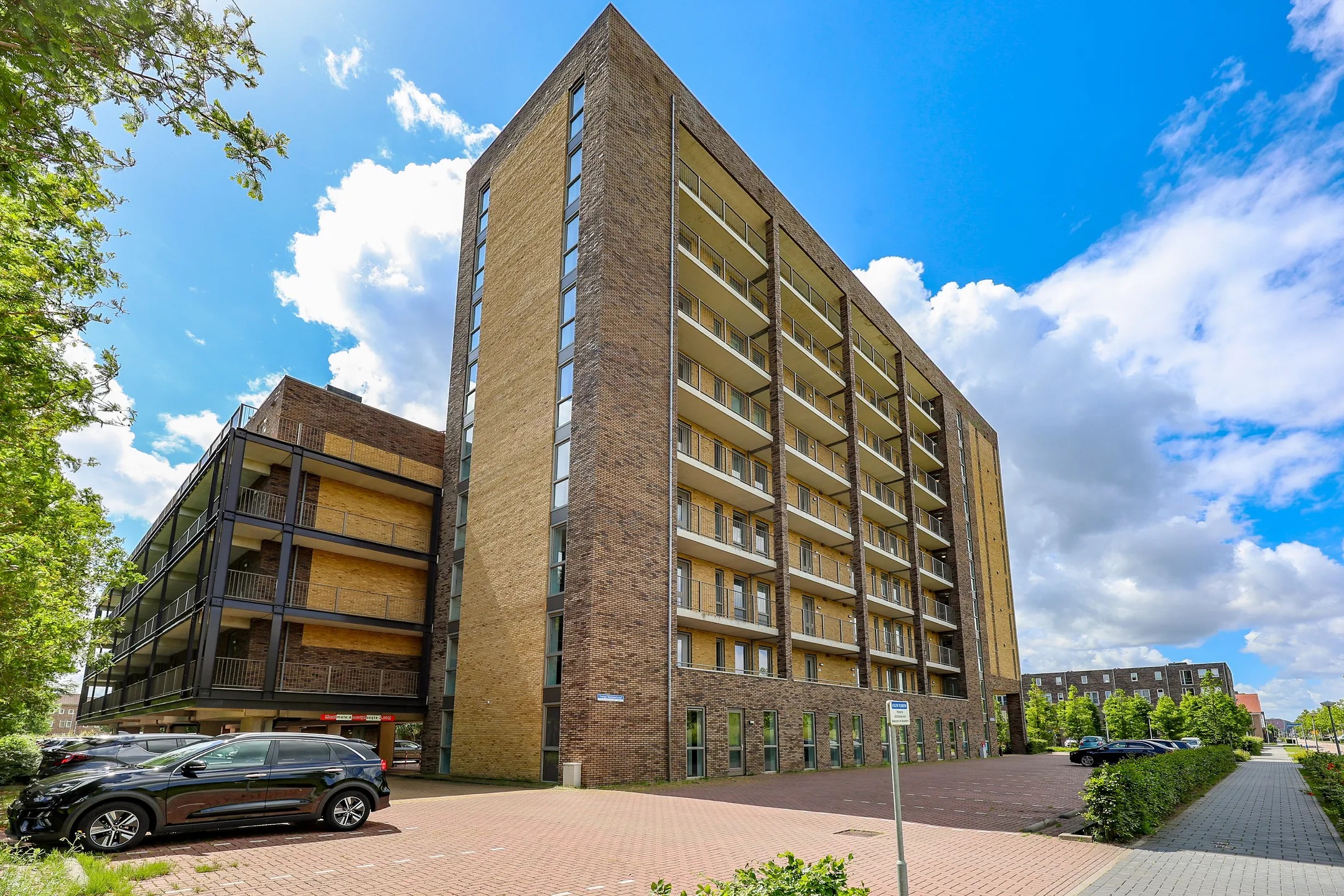 Galerijflat Tempo Doeloestraat 244 in Almere