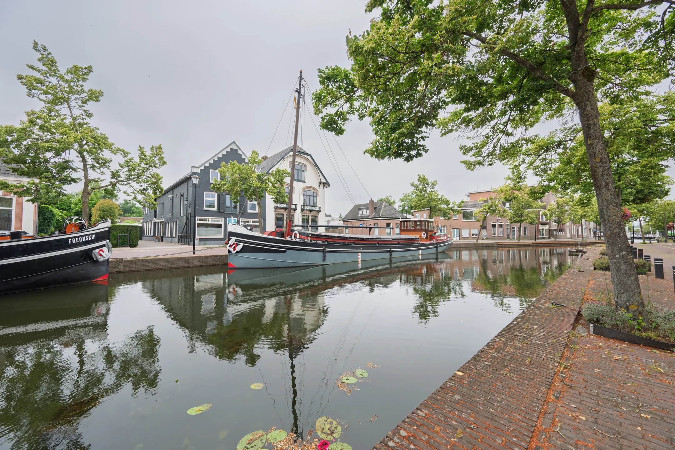 Vrijstaande woning (waterwoning) Heerengracht 18 A in Meppel