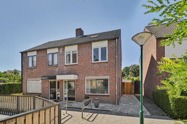 2-onder-1-kapwoning Hubertusveld 19 in Gilze