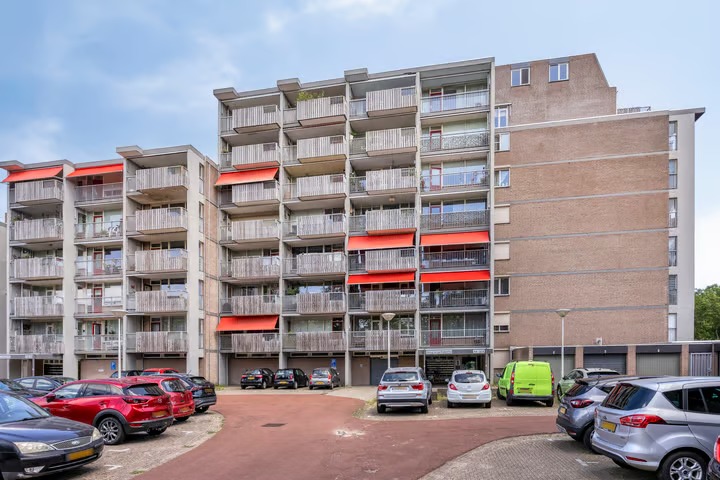 Portiekflat Nieuwveld 84 in Helmond