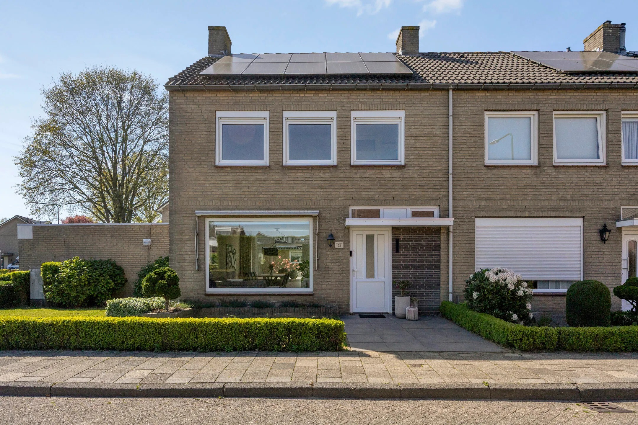 Hoekwoning Hofstade 22 in Alphen