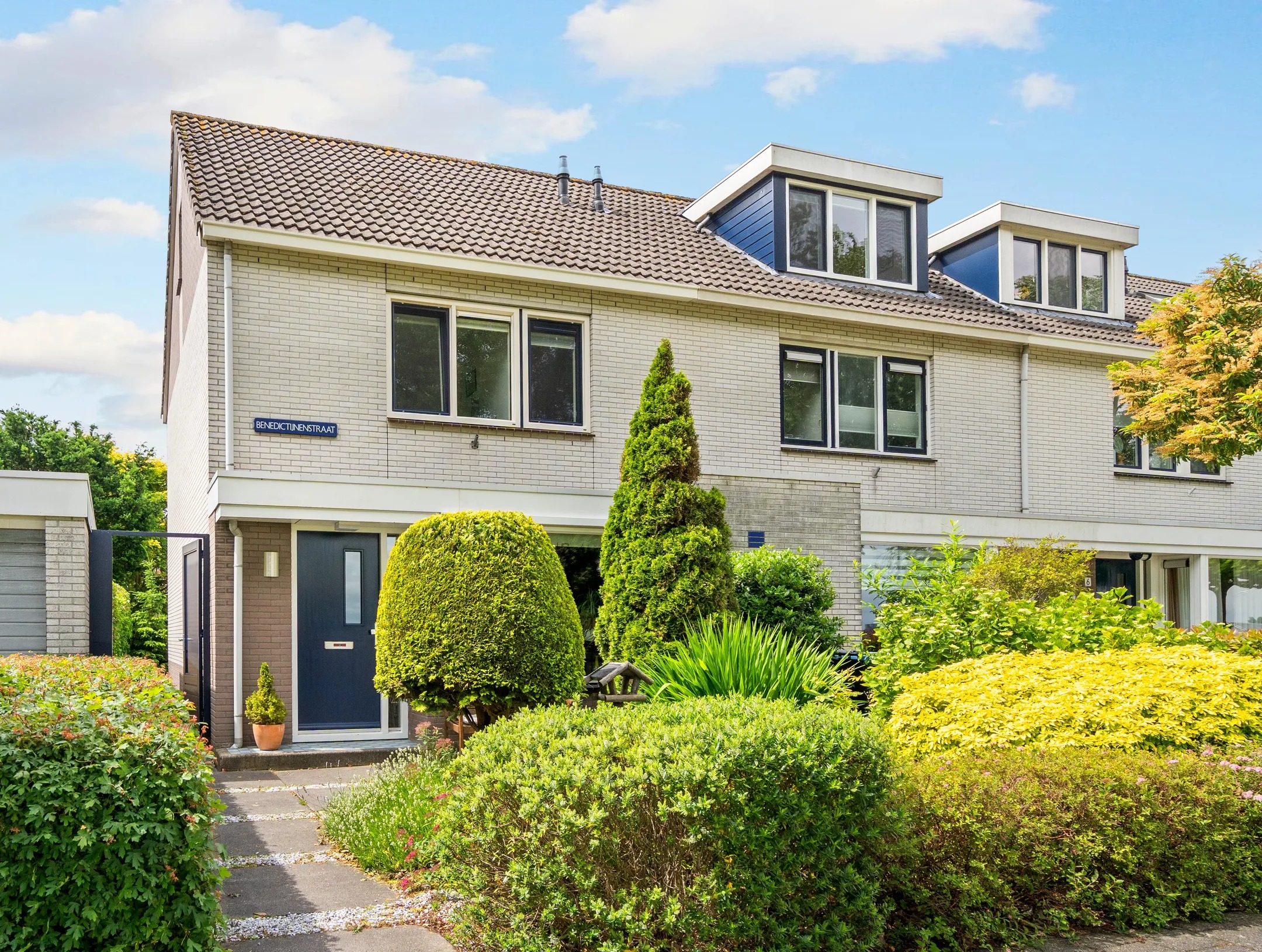 Hoekwoning Benedictijnenstraat 2 in Assendelft