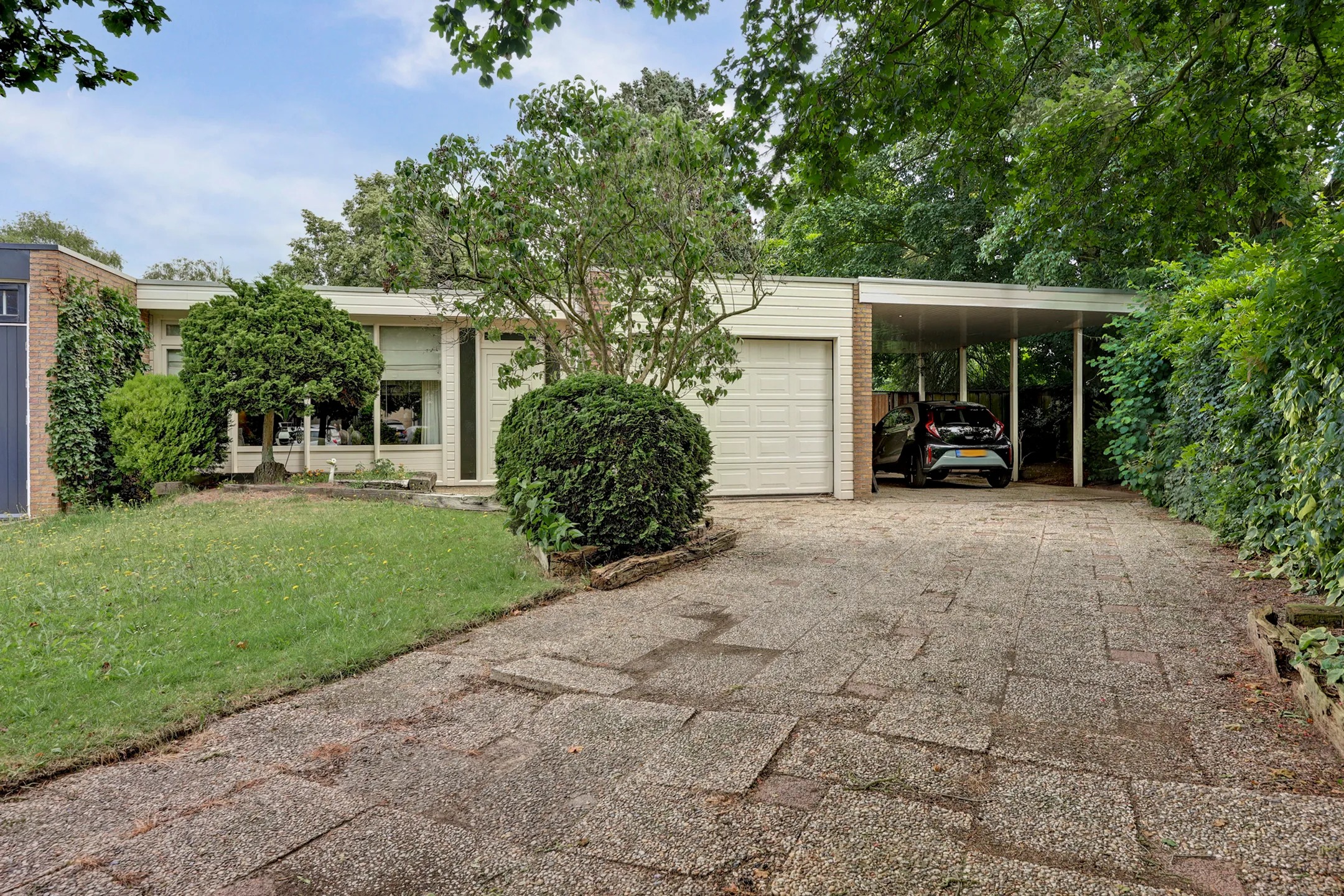 Hoekwoning Coendersborg 1 in Almelo