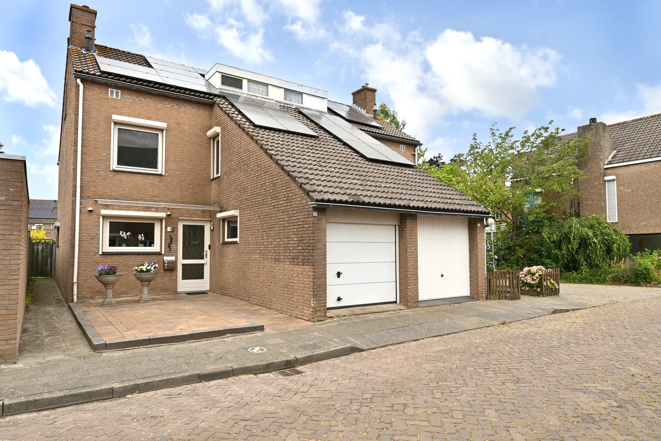 2-onder-1-kapwoning Oosterstraat 56 in Dinteloord