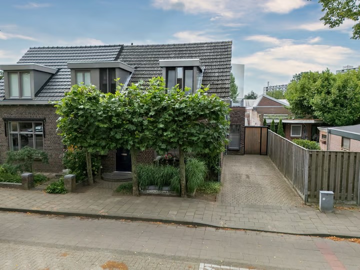 Halfvrijstaande woning Baarlosestraat 171 in Venlo