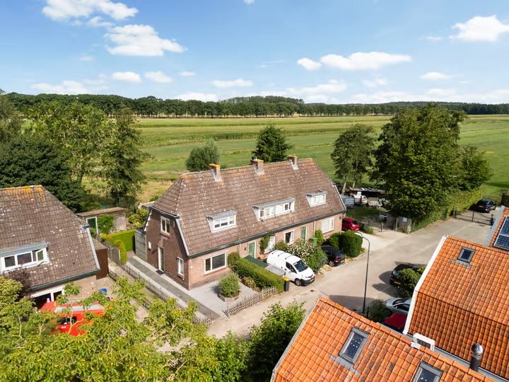 Hoekwoning Tuinlaan 33 in Maartensdijk
