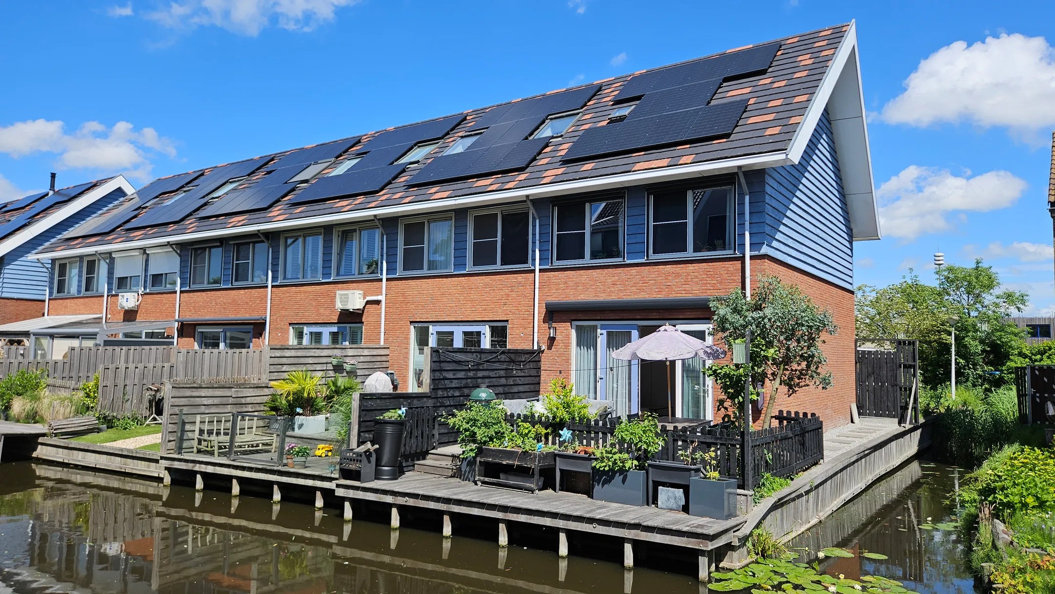 Hoekwoning Zuideinde 53 A in Westzaan