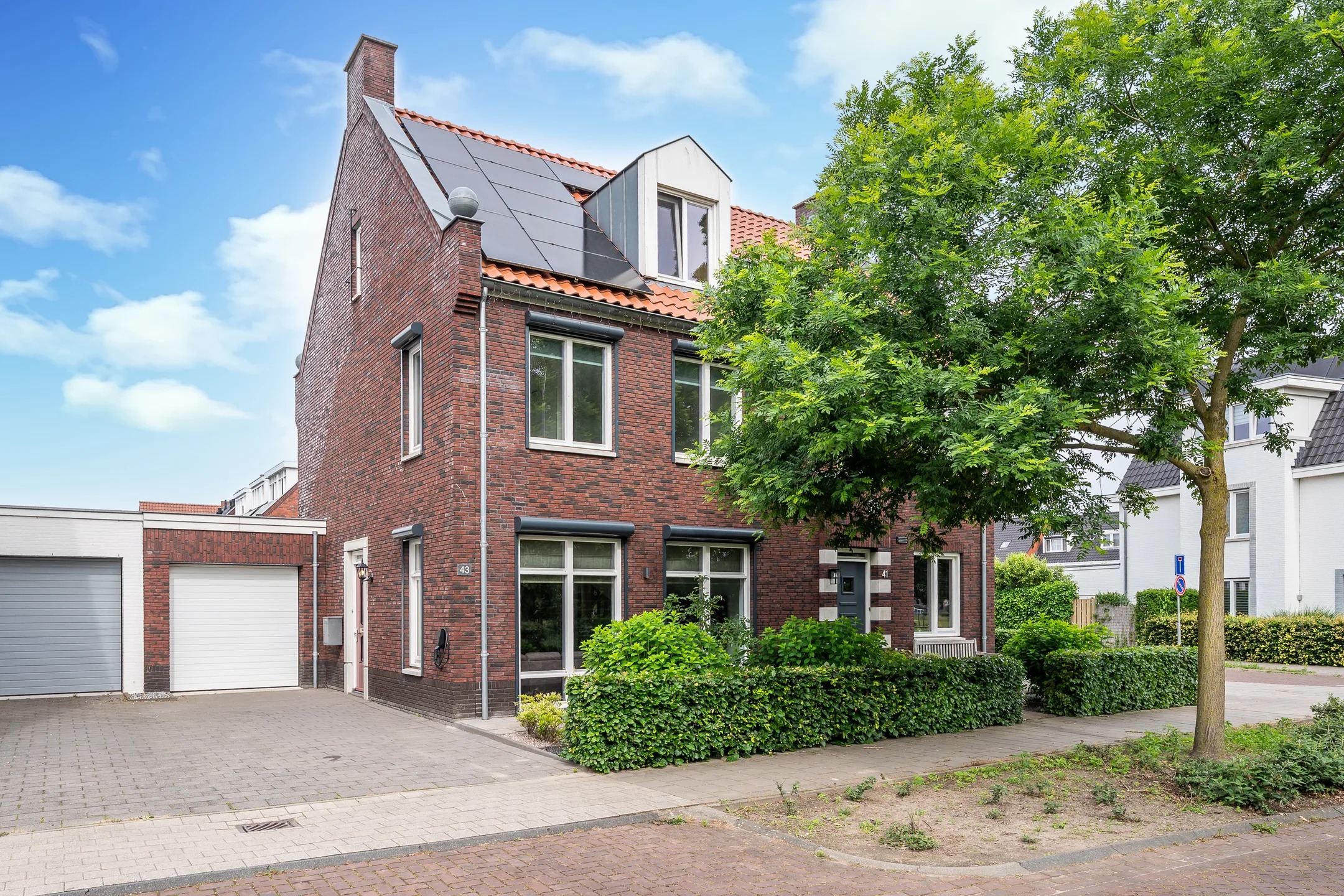 Geschakelde 2-onder-1-kapwoning Zittardsestraat 43 in Veldhoven