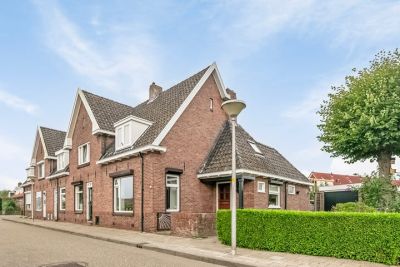 Hoekwoning Ranninkstraat 62 in Delden