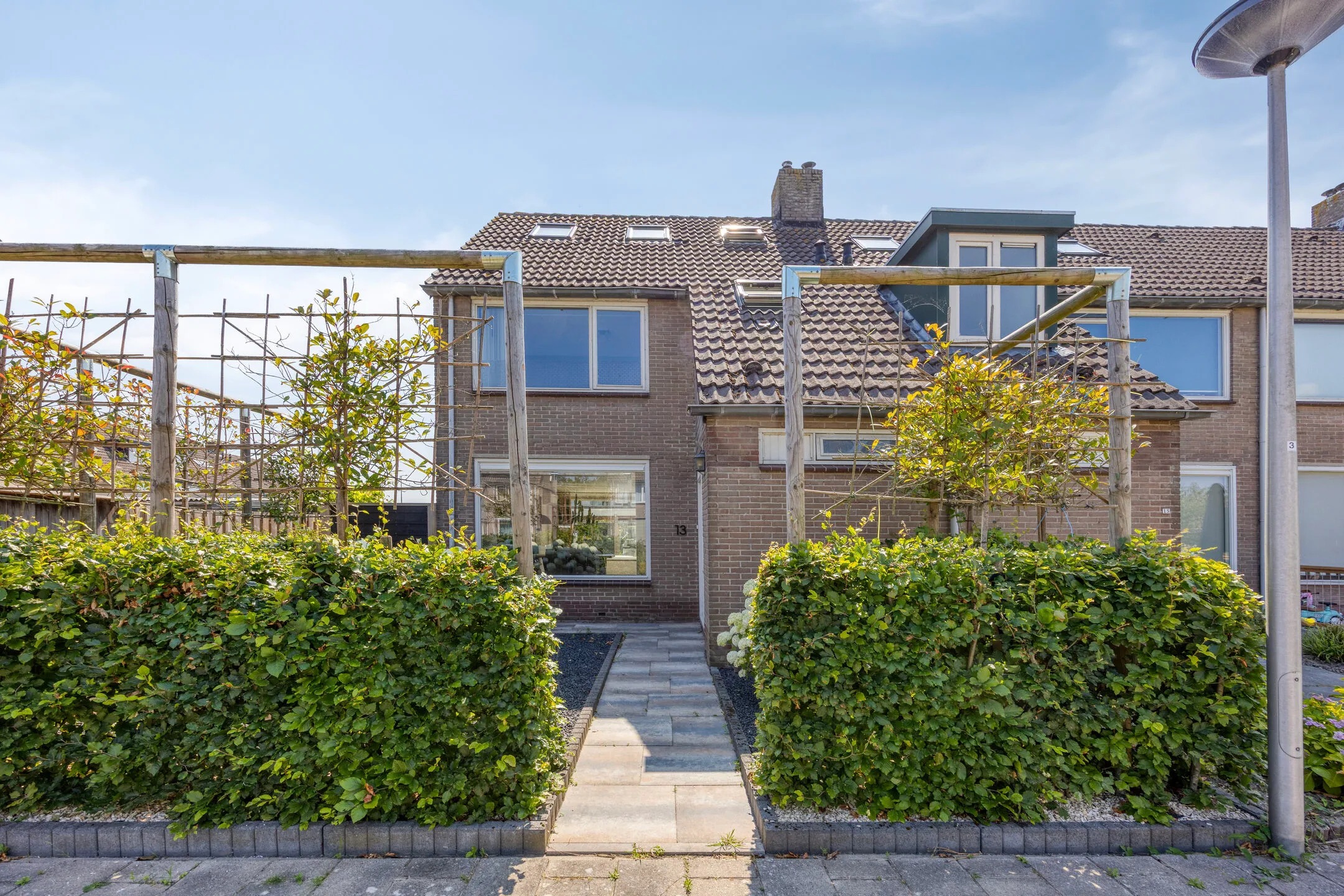Hoekwoning Bloemhofplein 13 in Zuidland