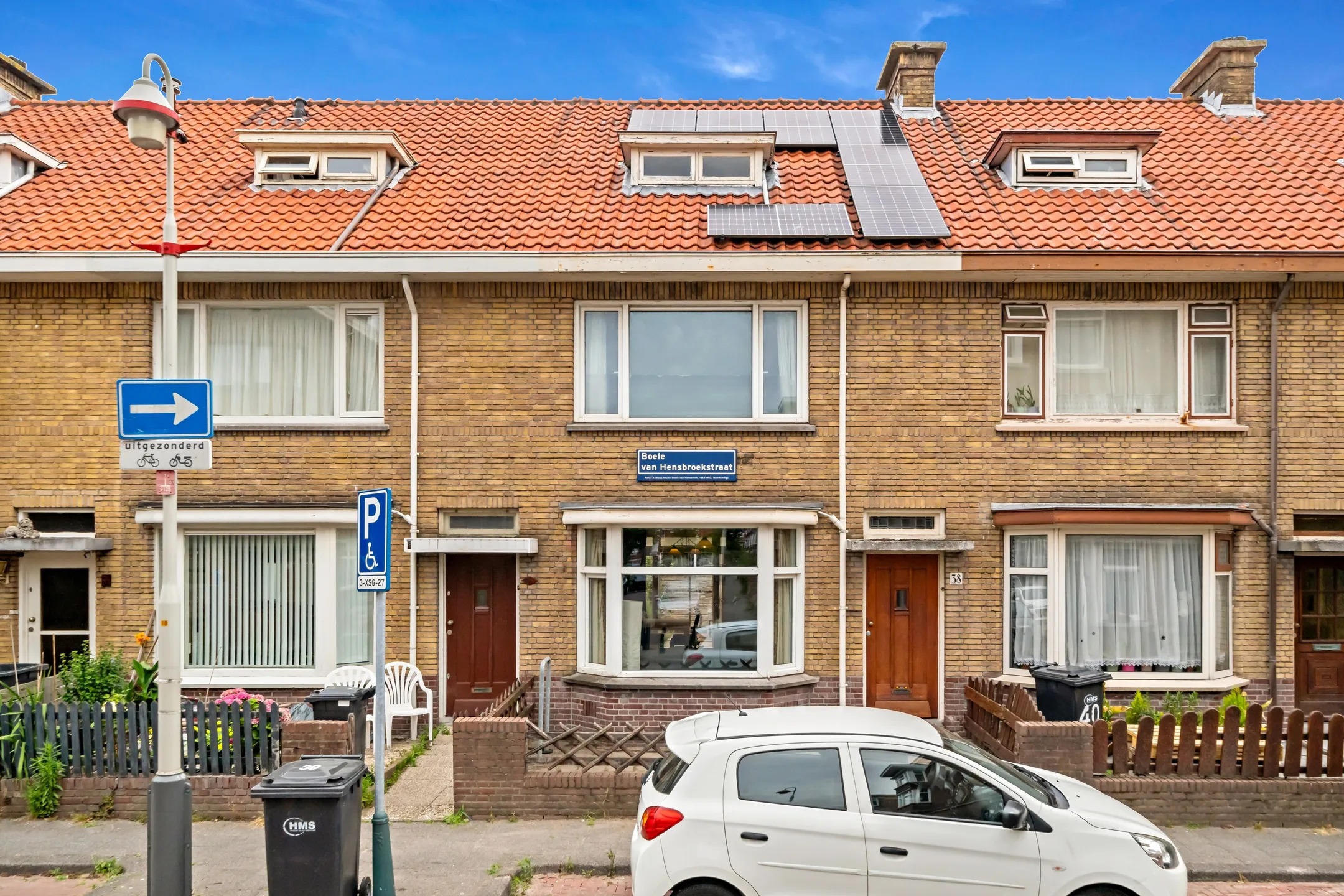 Tussenwoning Boele van Hensbroekstraat 38 in Den Haag