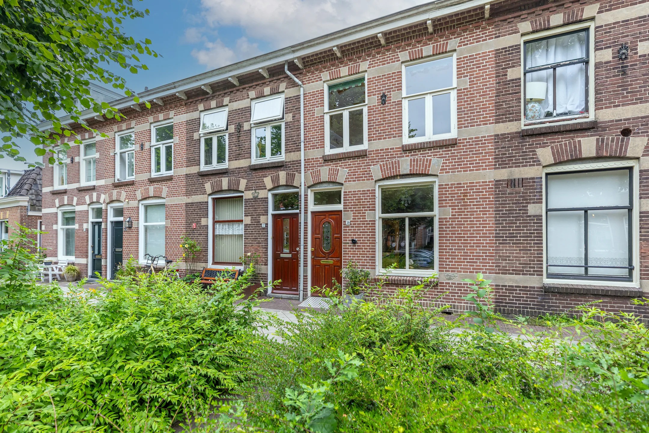 Tussenwoning Achtergracht 39 in Weesp