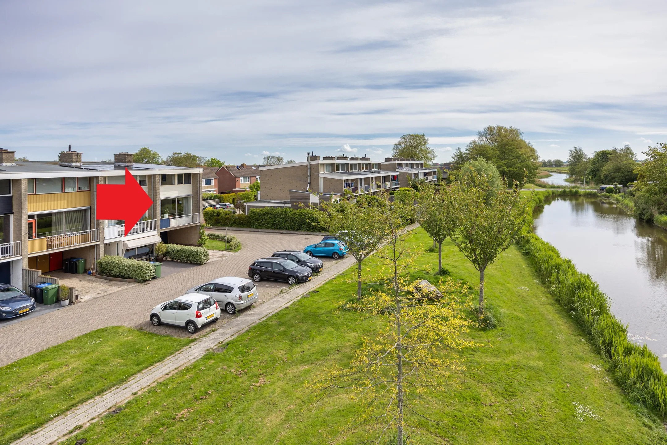 Hoekwoning (split-level woning) De Zalm 33 in Makkum