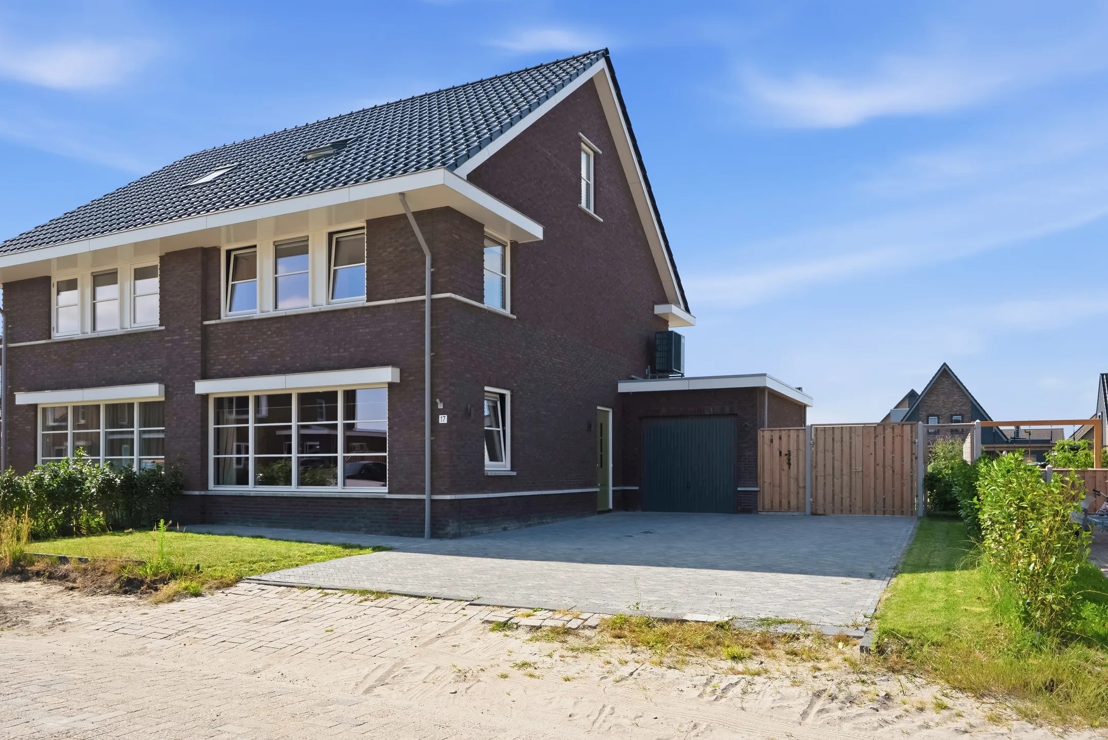 2-onder-1-kapwoning Burrefeart 17 in Franeker
