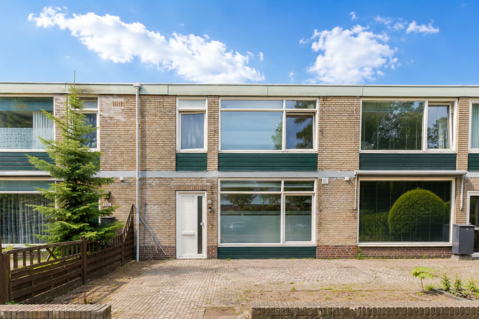 Tussenwoning Eemstraat 87 in Apeldoorn