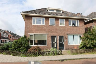 Eengezinswoning, 2-onder-1-kapwoning Dr. Van Hoekstraat 71 in Enschede