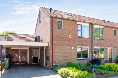 Eengezinswoning, hoekwoning Meester van Engbrinkstraat 12 in Bruchterveld