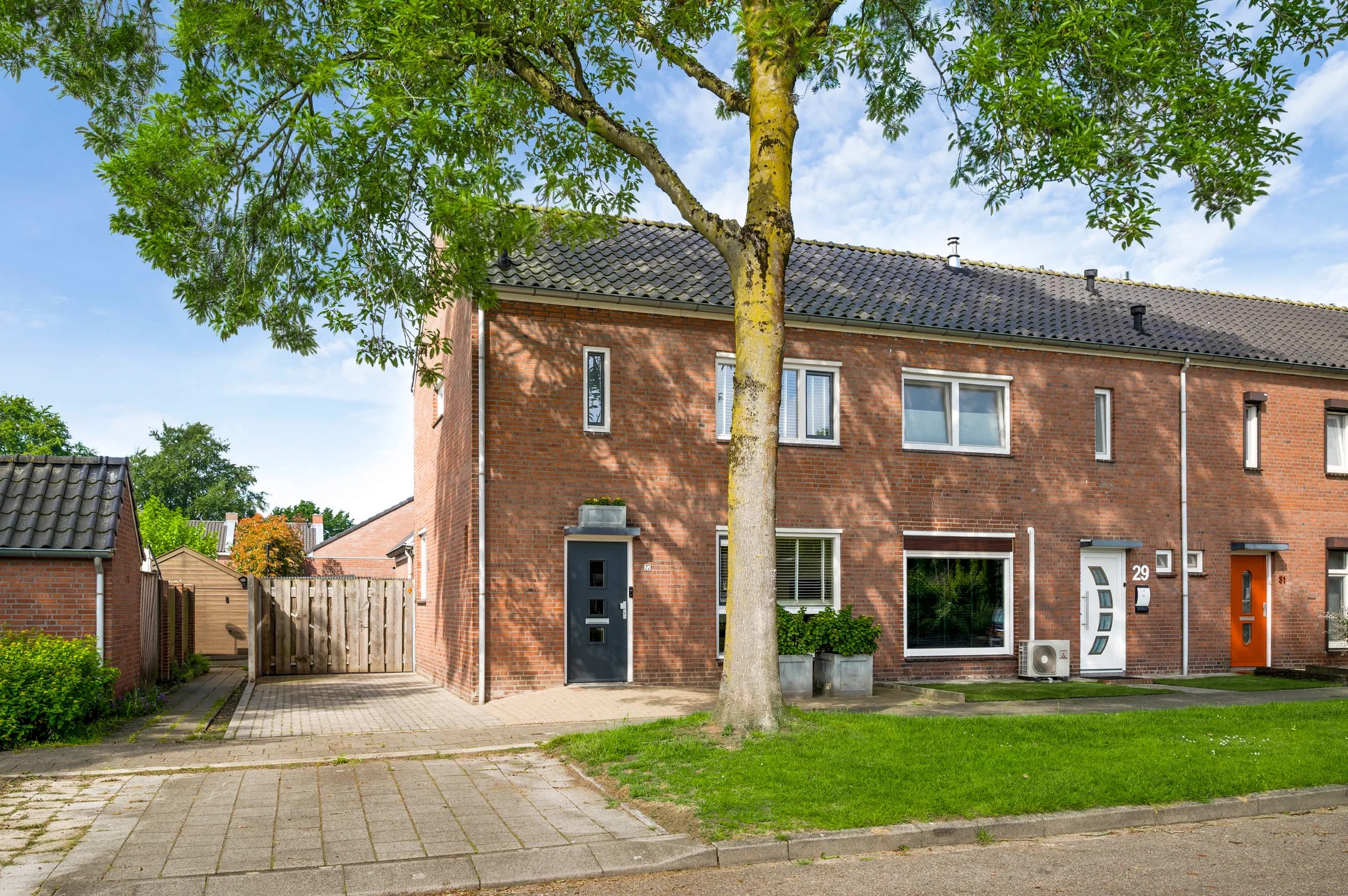 Hoekwoning Pr. Bernhardstraat 27 in Horst