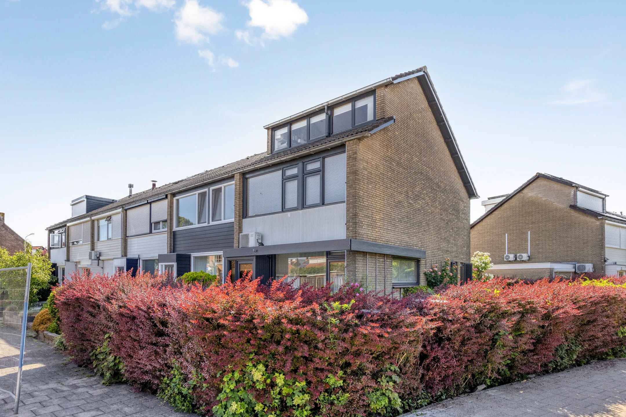 Hoekwoning P.A. de Genestetstraat 1 in Sliedrecht