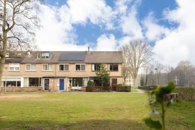 Eengezinswoning, eindwoning De Steenkamp 31 in Voorthuizen