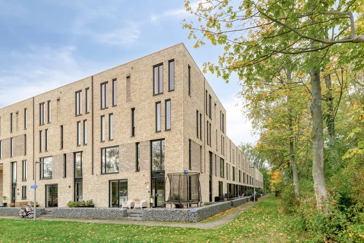 Eengezinswoning, hoekwoning Tulastraat 25 in Rotterdam