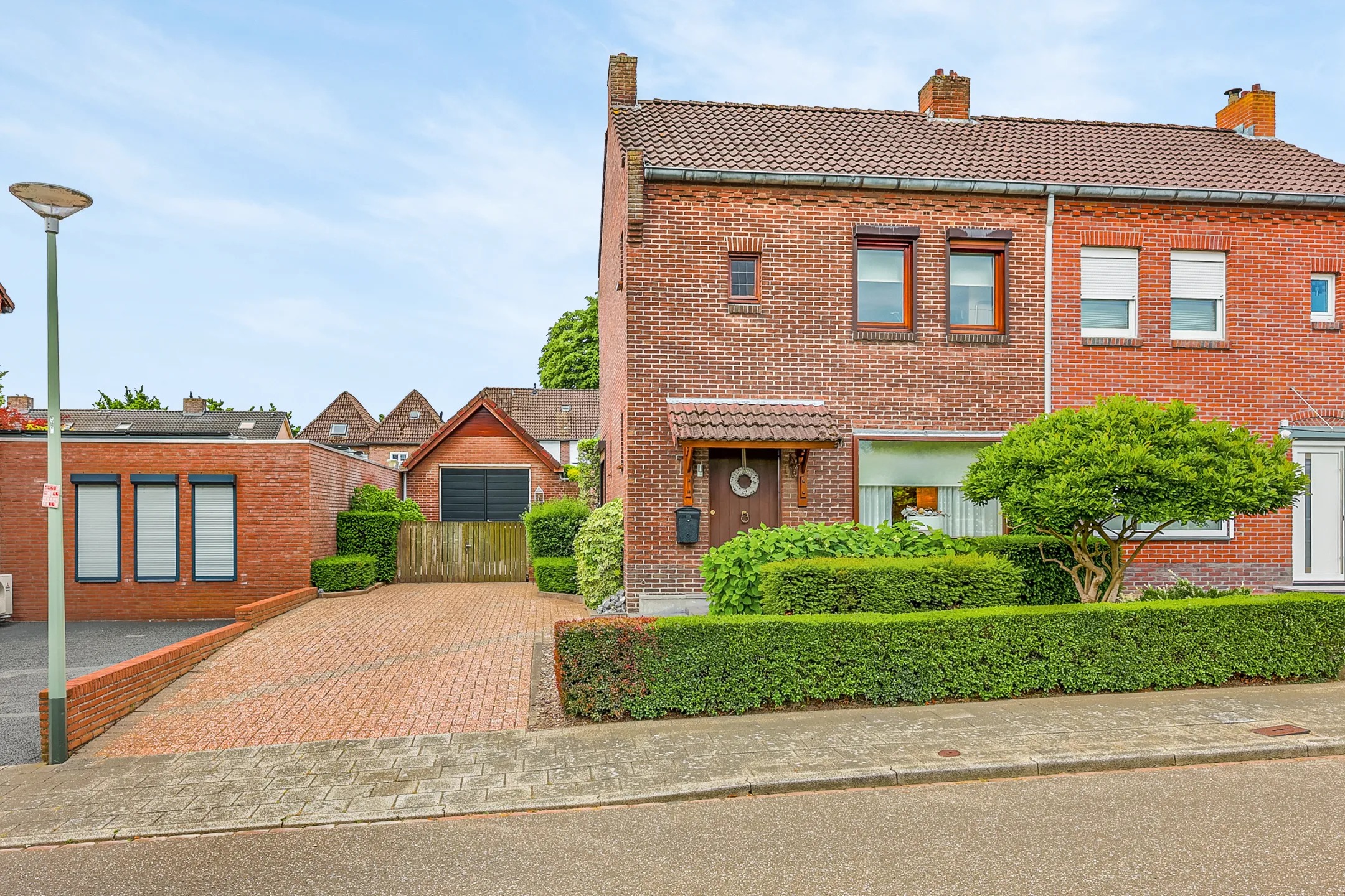 2-onder-1-kapwoning Jonker Cluttstraat 33 in Brunssum
